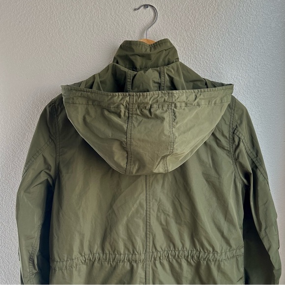 Uniqlo | Tech Olive Green Jacket with Removable Lining - Picture 5 of 11